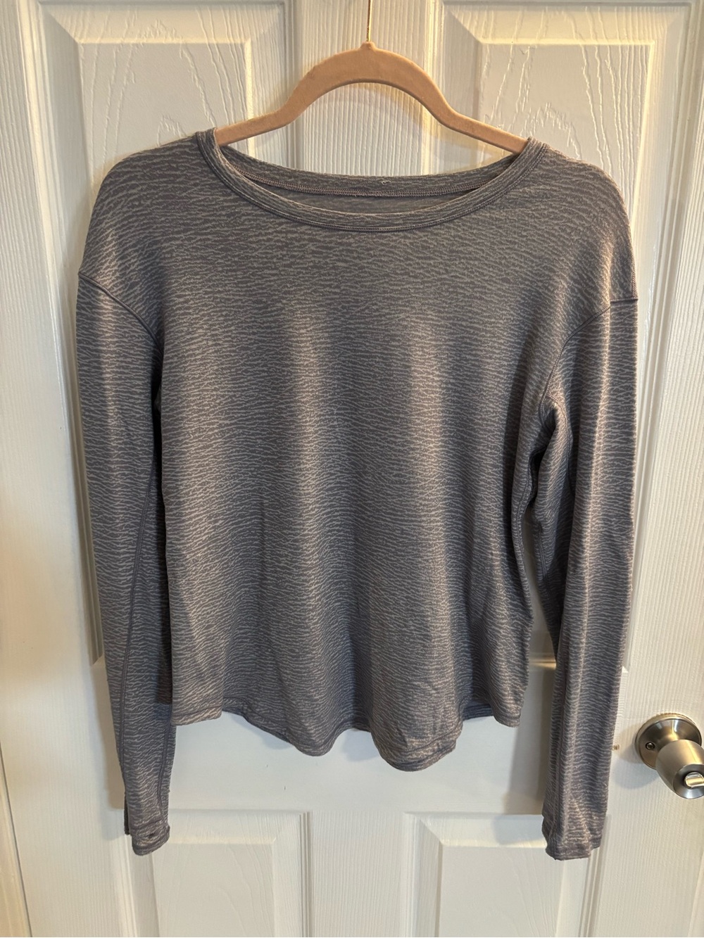 Lululemon Women’s Long Sleeve Top - Gray